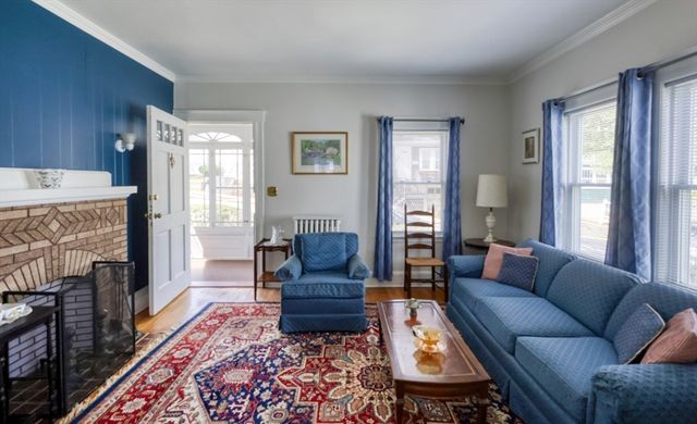 18 Grayson St, Boston, MA 02124