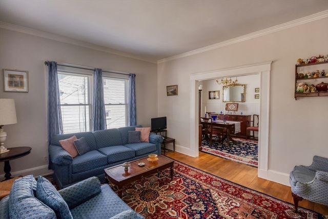 18 Grayson St, Boston, MA 02124