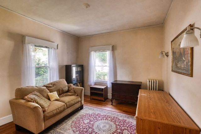 18 Grayson St, Boston, MA 02124