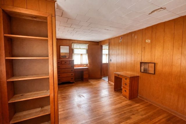 18 Grayson St, Boston, MA 02124