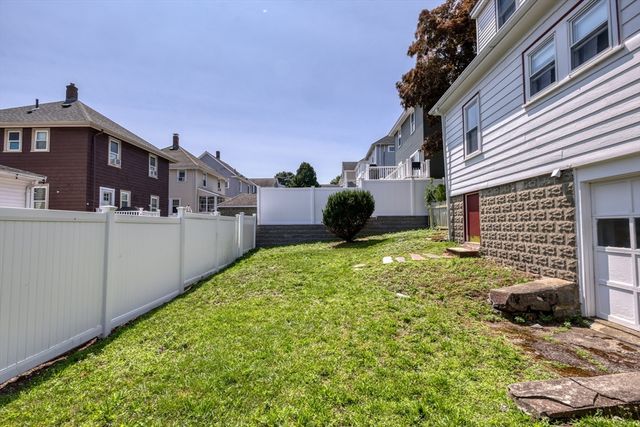 18 Grayson St, Boston, MA 02124
