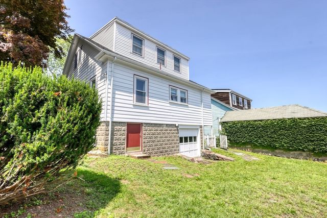 18 Grayson St, Boston, MA 02124