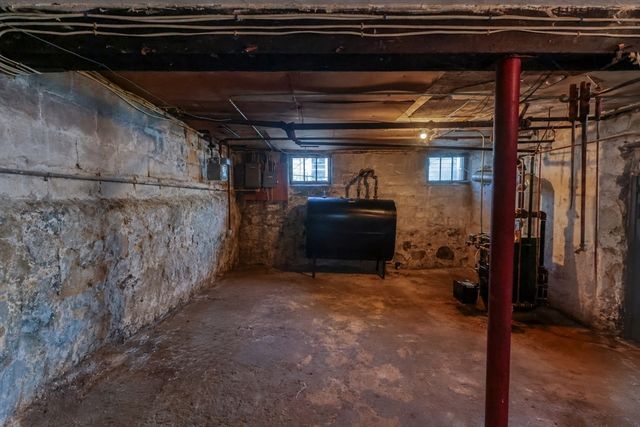 18 Grayson St, Boston, MA 02124