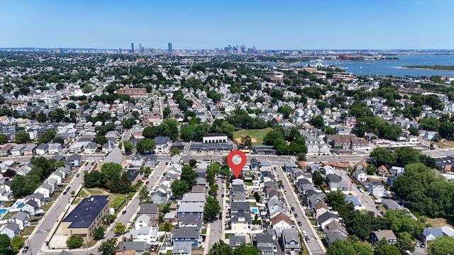 18 Grayson St, Boston, MA 02124