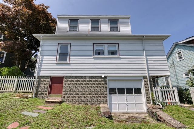 18 Grayson St, Boston, MA 02124