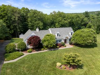 8 Marie Lane, Wallingford, CT 06492