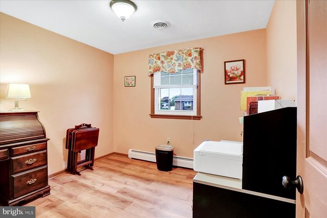 1636 GREENWOOD DR, Lebanon, PA 17046