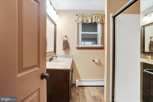 1636 GREENWOOD DR, Lebanon, PA 17046