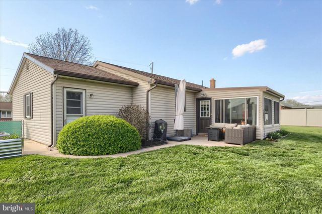 1636 GREENWOOD DR, Lebanon, PA 17046