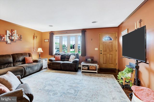 1636 GREENWOOD DR, Lebanon, PA 17046