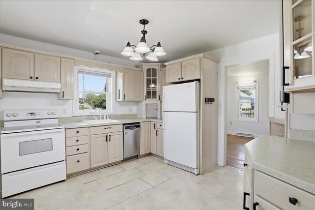 197 STATE CIR, Martinsburg, WV 25401