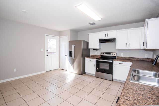 5423 Chase Canyon, San Antonio, TX 78252