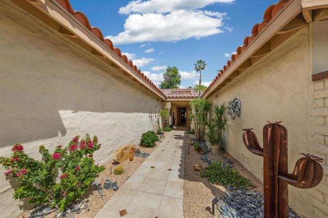 136 Don Miguel Circle, Palm Desert, CA 92260