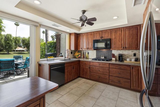 136 Don Miguel Circle, Palm Desert, CA 92260
