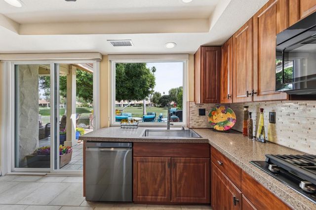 136 Don Miguel Circle, Palm Desert, CA 92260