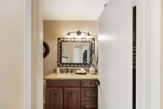 136 Don Miguel Circle, Palm Desert, CA 92260
