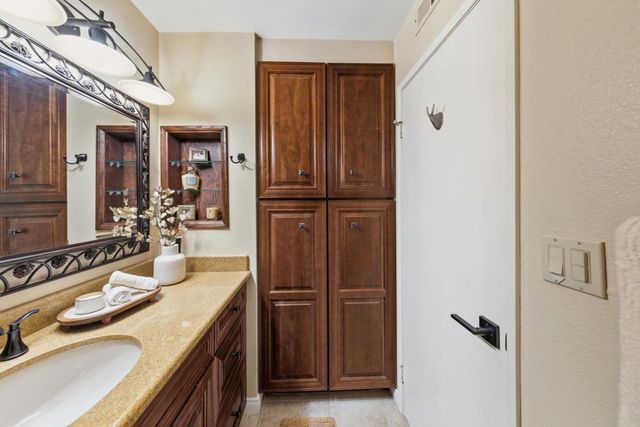 136 Don Miguel Circle, Palm Desert, CA 92260