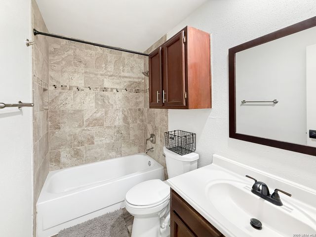 4107 Medical Dr Apt 4205, San Antonio, TX 78229