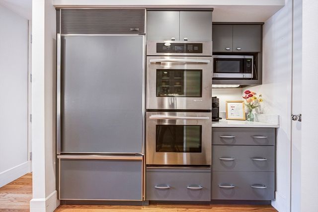 277 Nahanton St 277, Newton, MA 02459