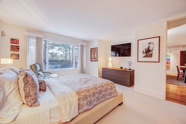 277 Nahanton St 277, Newton, MA 02459