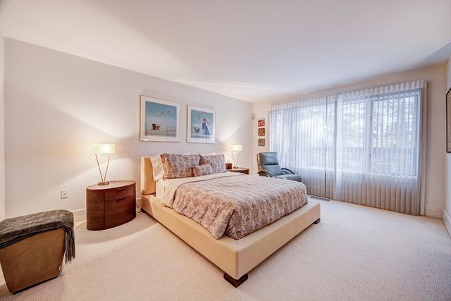 277 Nahanton St 277, Newton, MA 02459