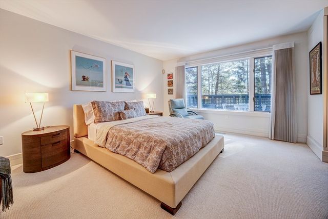 277 Nahanton St 277, Newton, MA 02459