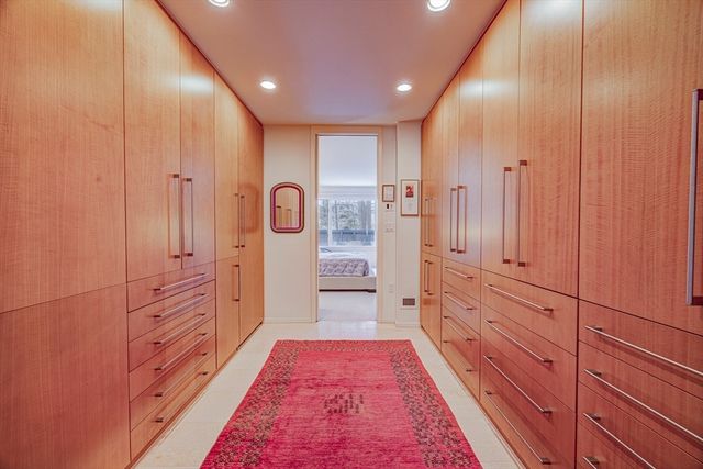 277 Nahanton St 277, Newton, MA 02459