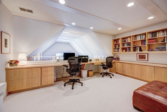 277 Nahanton St 277, Newton, MA 02459