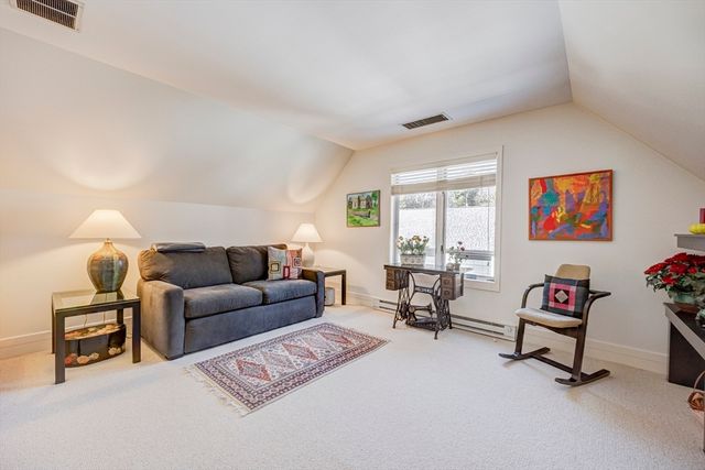 277 Nahanton St 277, Newton, MA 02459