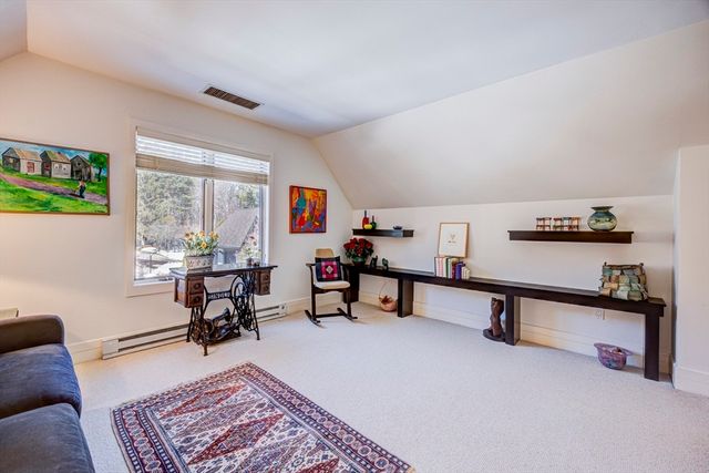 277 Nahanton St 277, Newton, MA 02459