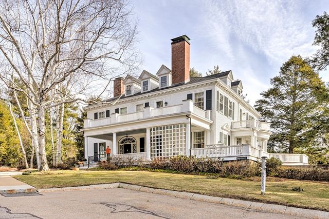 277 Nahanton St 277, Newton, MA 02459