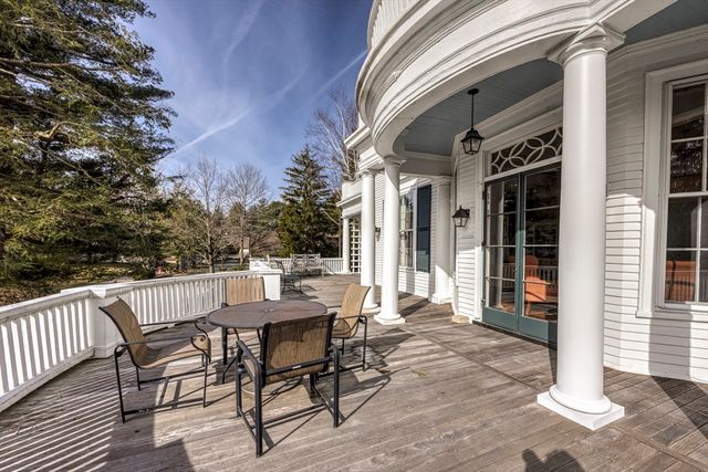 277 Nahanton St 277, Newton, MA 02459