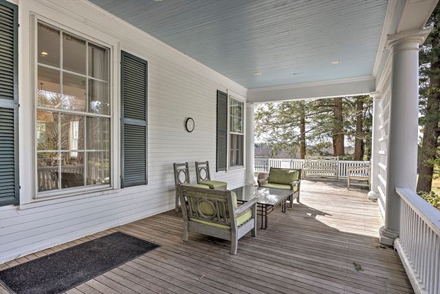 277 Nahanton St 277, Newton, MA 02459