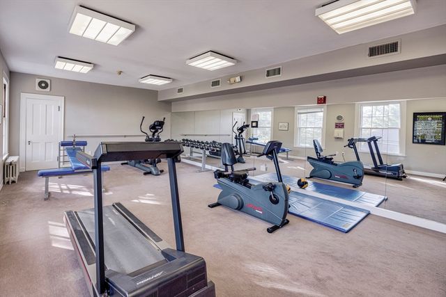 277 Nahanton St 277, Newton, MA 02459