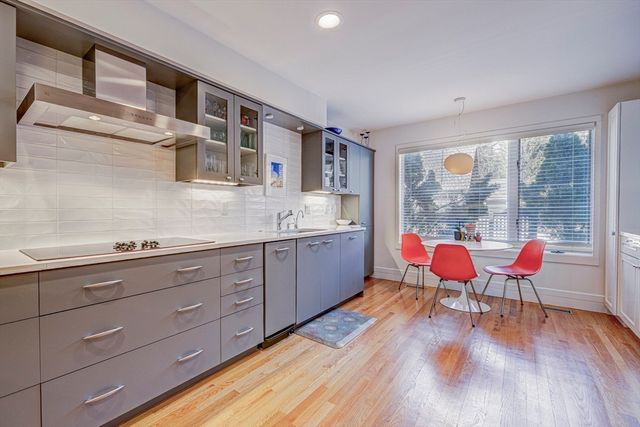 277 Nahanton St 277, Newton, MA 02459