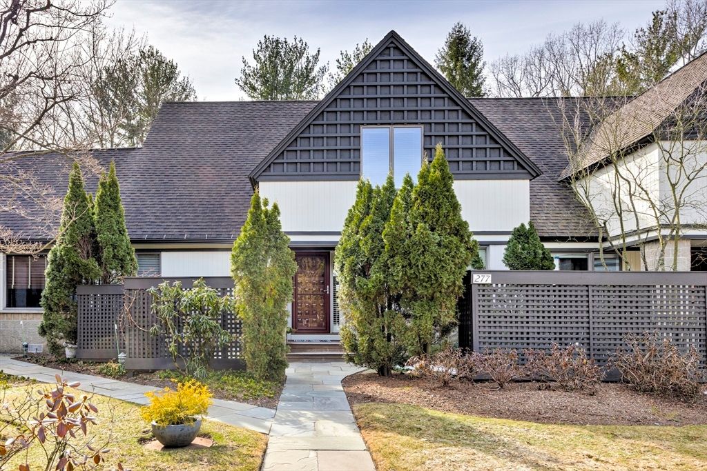 277 Nahanton St 277, Newton, MA 02459