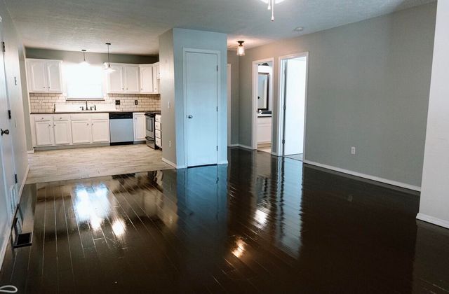 3315 W Grand Street, Springfield, MO 65802