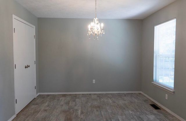 3315 W Grand Street, Springfield, MO 65802