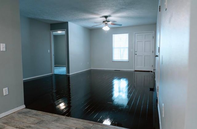 3315 W Grand Street, Springfield, MO 65802