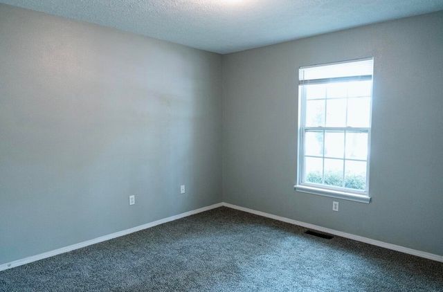 3315 W Grand Street, Springfield, MO 65802