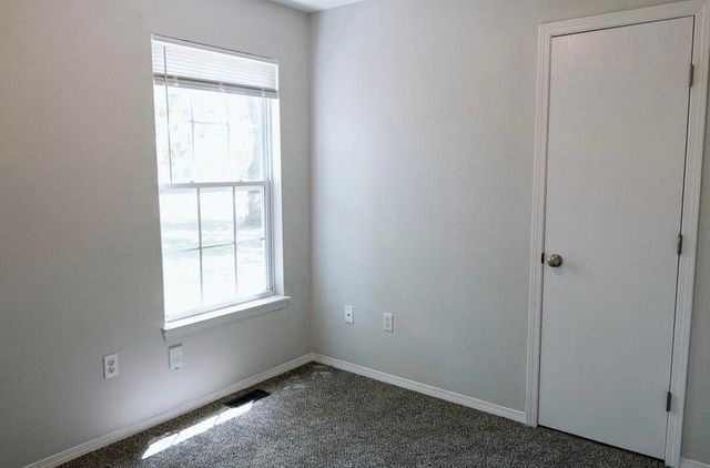 3315 W Grand Street, Springfield, MO 65802