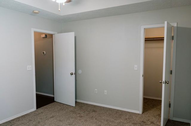 3315 W Grand Street, Springfield, MO 65802