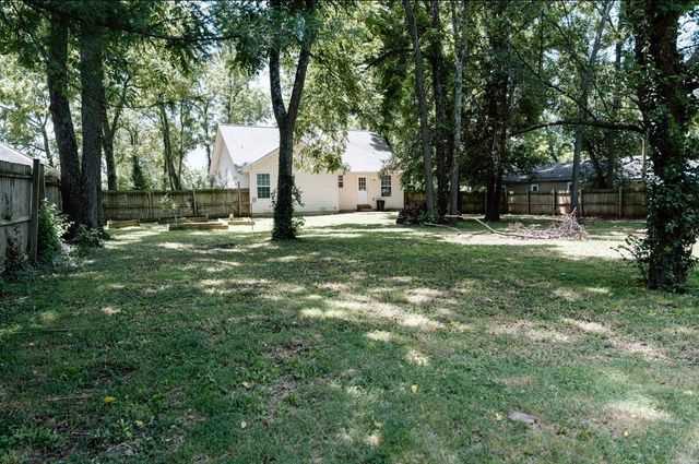 3315 W Grand Street, Springfield, MO 65802