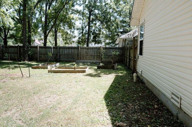 3315 W Grand Street, Springfield, MO 65802