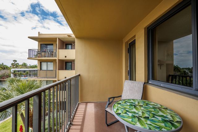 301 Golden Isles Drive 412, Hallandale Beach, FL 33009