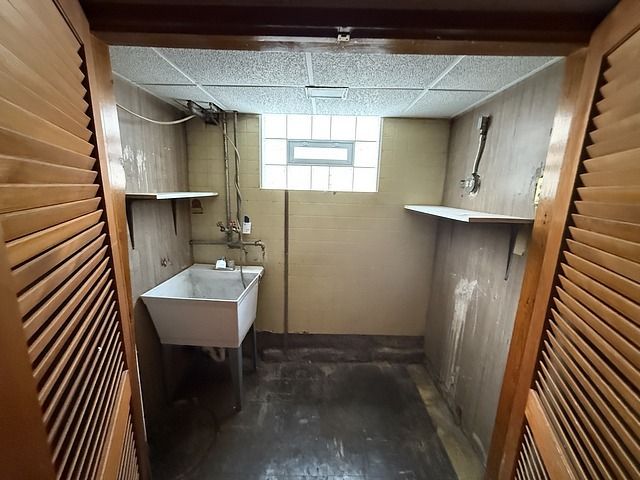 5320 S Oak Park Avenue, Chicago, IL 60638