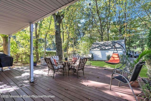 96 Whalepond Road, Oakhurst, NJ 07755