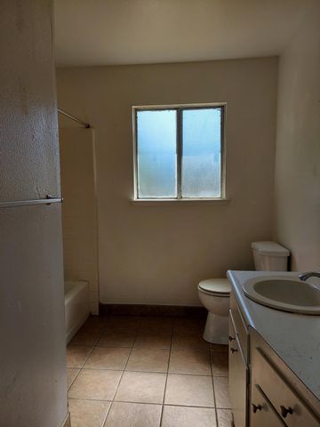 1900 Ellison Dr, Modesto, CA 95355