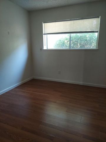 1900 Ellison Dr, Modesto, CA 95355