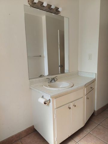 1900 Ellison Dr, Modesto, CA 95355